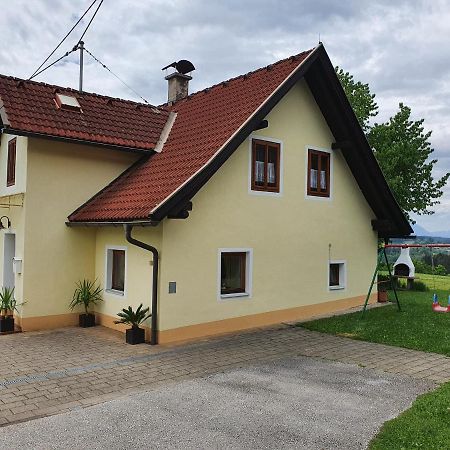 Charmantes Ferienhaus In Bester Lage Keutschach am See Bagian luar foto